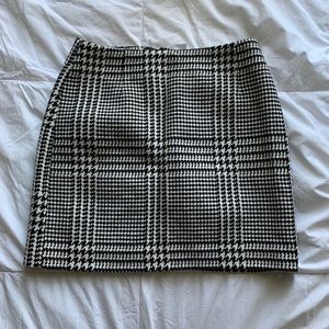 Mini houndstooth skirt